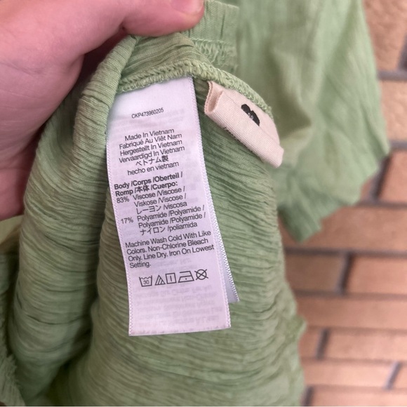 Madewell Crinkled Crepe Notched V-Neck Top Small Short Sleeve Green Button Up - Picture 4 of 6